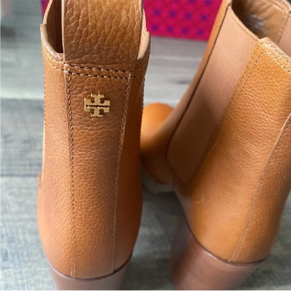 Tory Burch Lug 70MM Bootie Size 11 Leather Blanched Almond Brown Camel Tan NEW